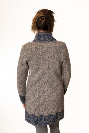 Pezzo D'oro Pezzo D&#039;oro Strickmantel in grau/blau gemustert, reine Wolle, hergestellt in Bayern, dicker warmer Wollmantel für Outdoor Bis zu 65% Rabatt