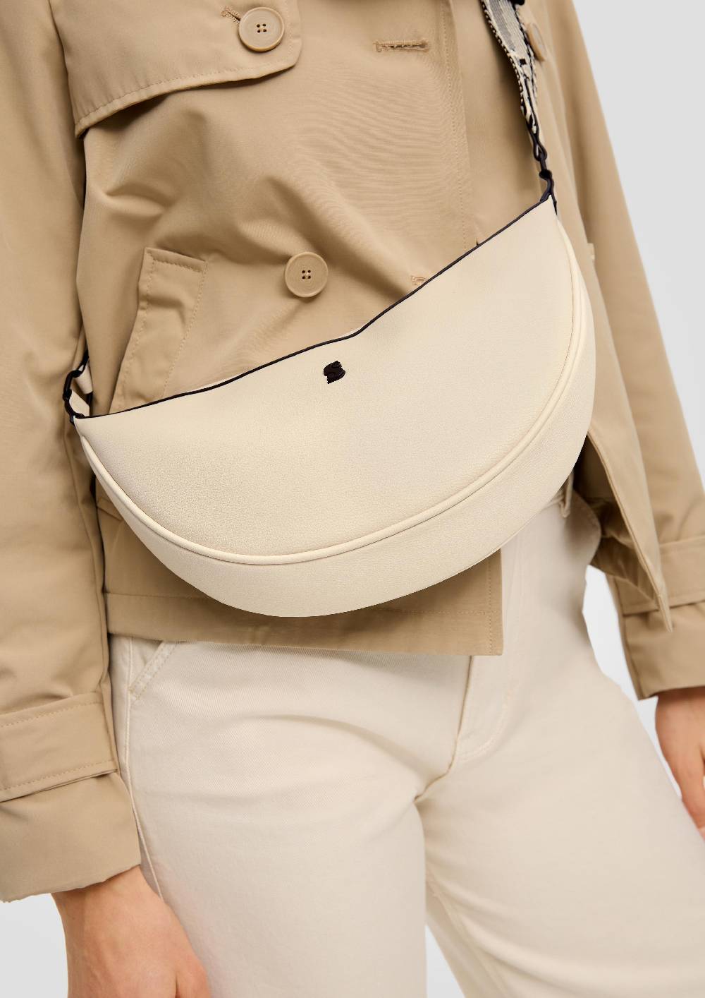 s.Oliver Crossbody-Bag mit Logo-Tragegurt Tägliche Deals
