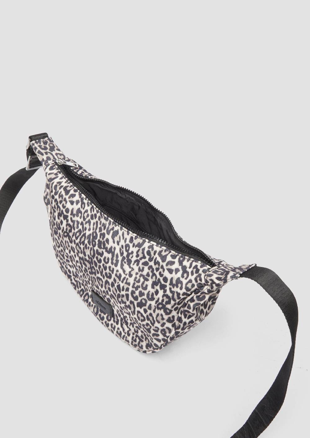 s.Oliver Mittelgroße Crossbody-Bag aus Webware Wochenangebot