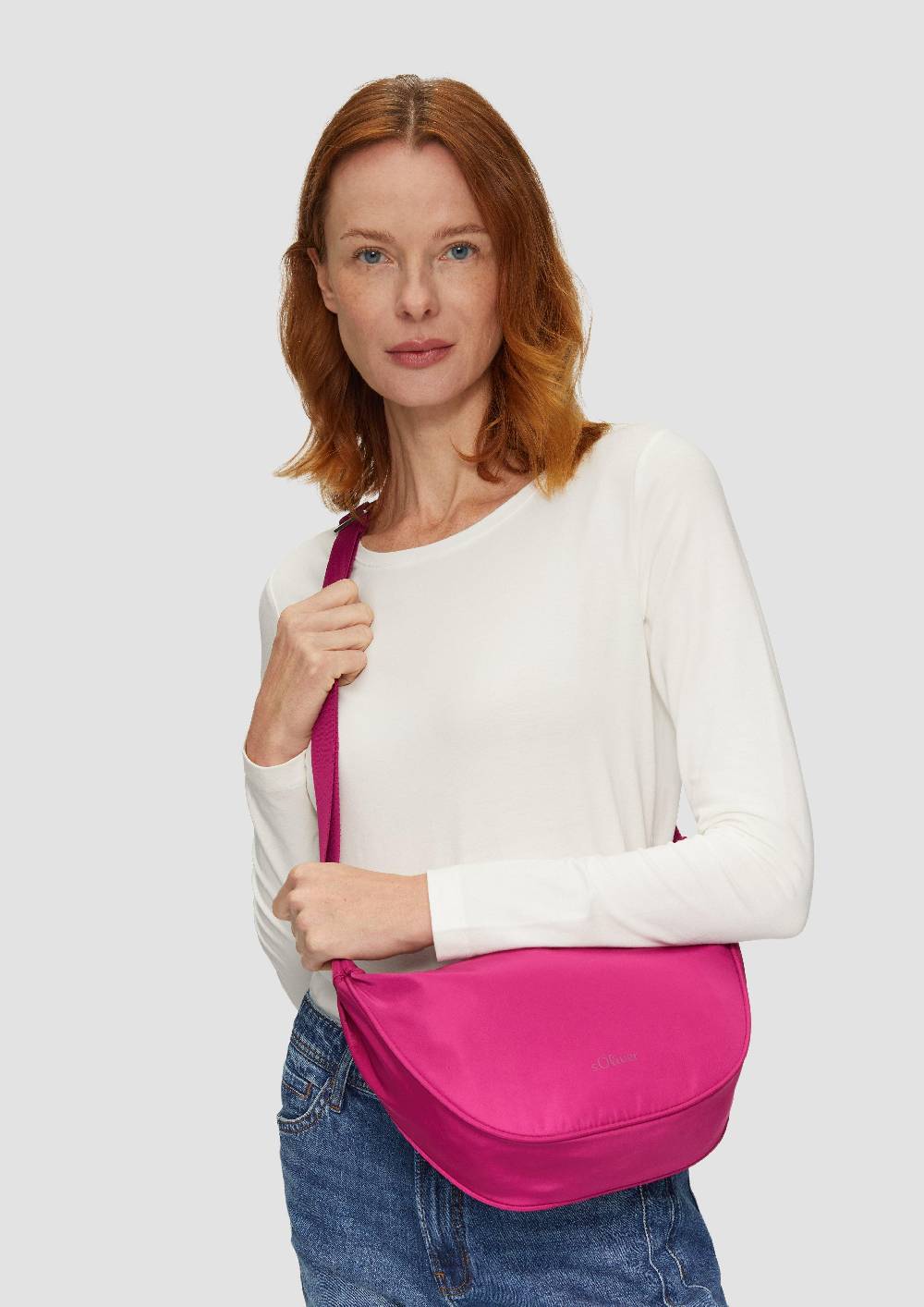 s.Oliver Schultertasche aus Twill Letzte 3 Tage