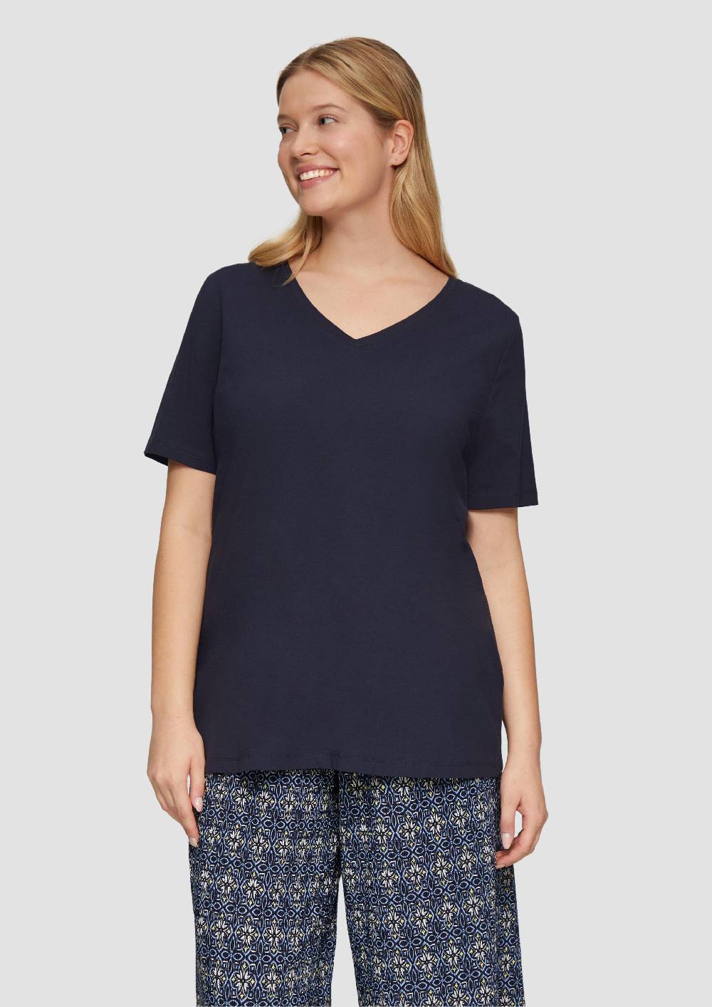 s.Oliver T-Shirt mit V-Ausschnitt Discount Store für neue Produkte