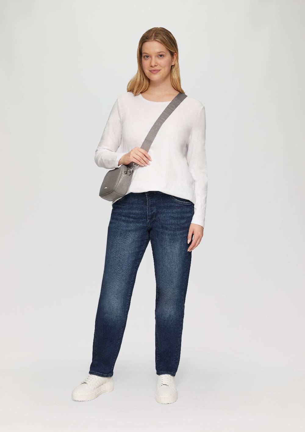 s.Oliver Jeans / Curvy Fit / Mid Rise / Semi Wide Leg Im Verkauf
