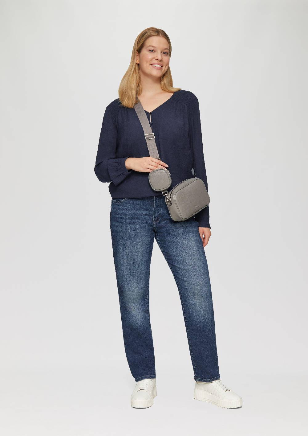 s.Oliver Strukturierte Bluse aus Viskosemix mit Smok Detail Fabrik Onlineshop