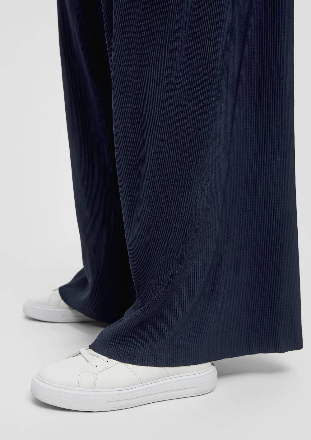 s.Oliver Weite plissierte Hose aus Jersey Kauf eins, bekomm eins gratis