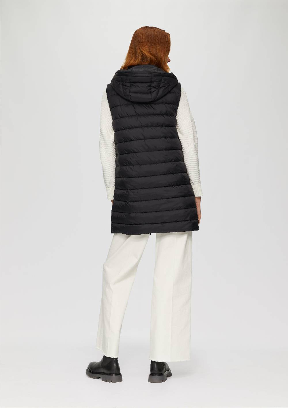s.Oliver Leichte Steppweste mit Logo-Kapuze Top Angebot