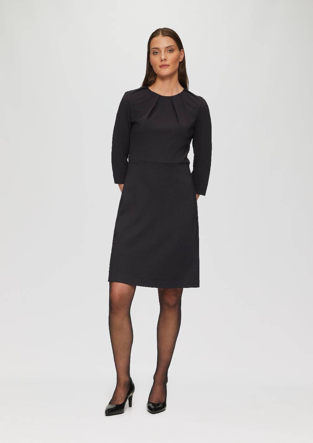 s.Oliver Kleid aus Interlockjersey mit Raff-Details Bis zu 60% Rabatt