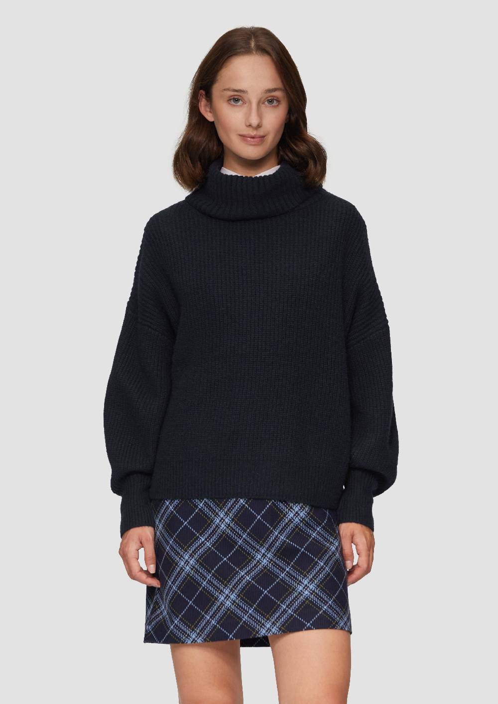 s.Oliver Oversized Rollkragenpullover mit weiten Ärmeln Sonderangebot der Fabrik