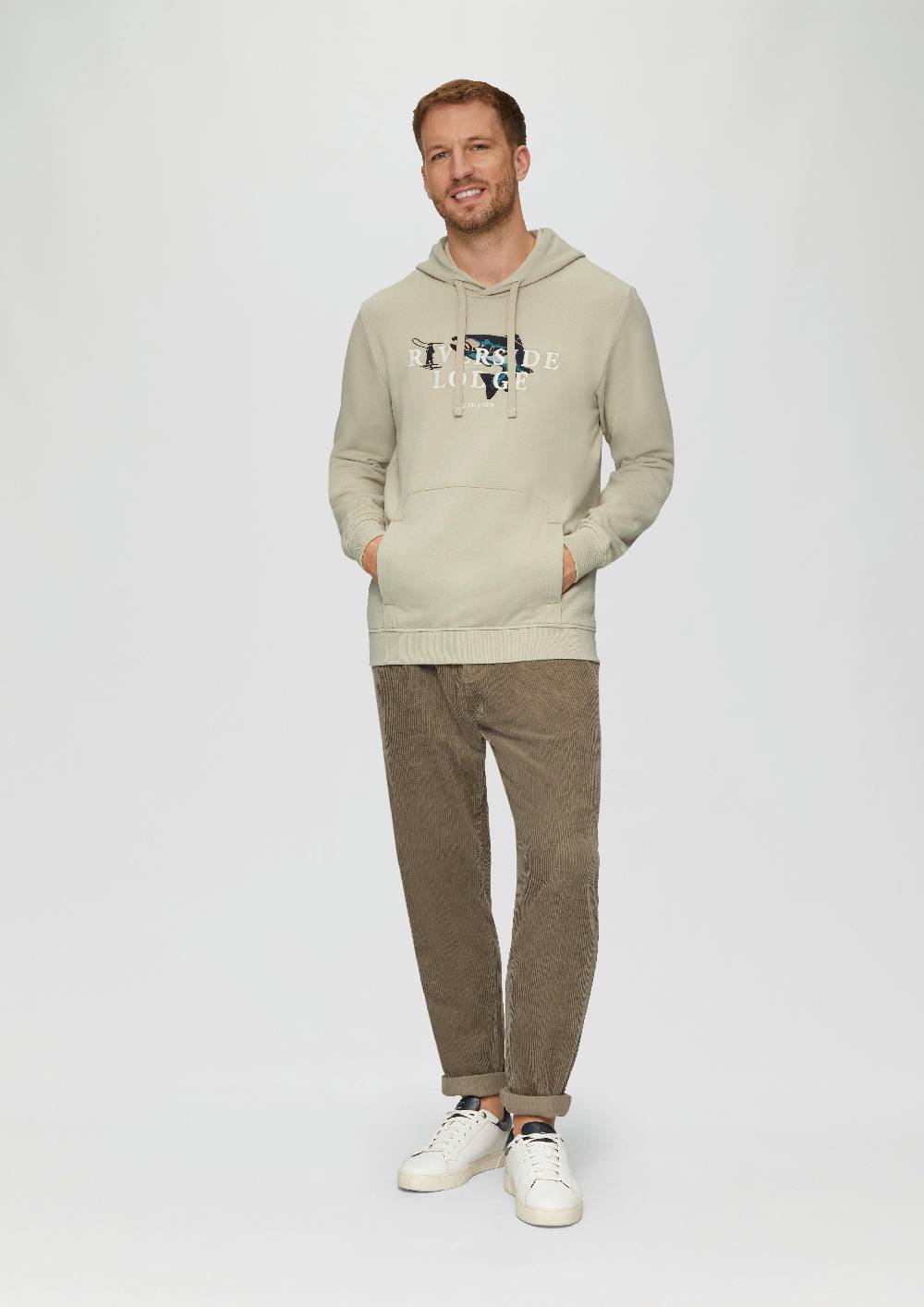 s.Oliver Hoodie mit Stickerei und Kängurutasche Top Angebot