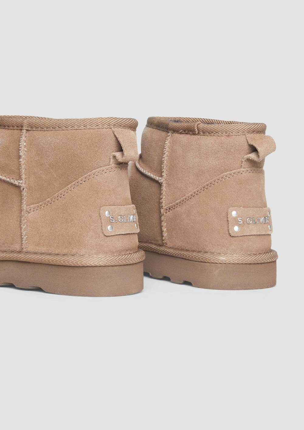s.Oliver Flache Stiefel aus Leder 50% Rabatt für begrenzte Zeit