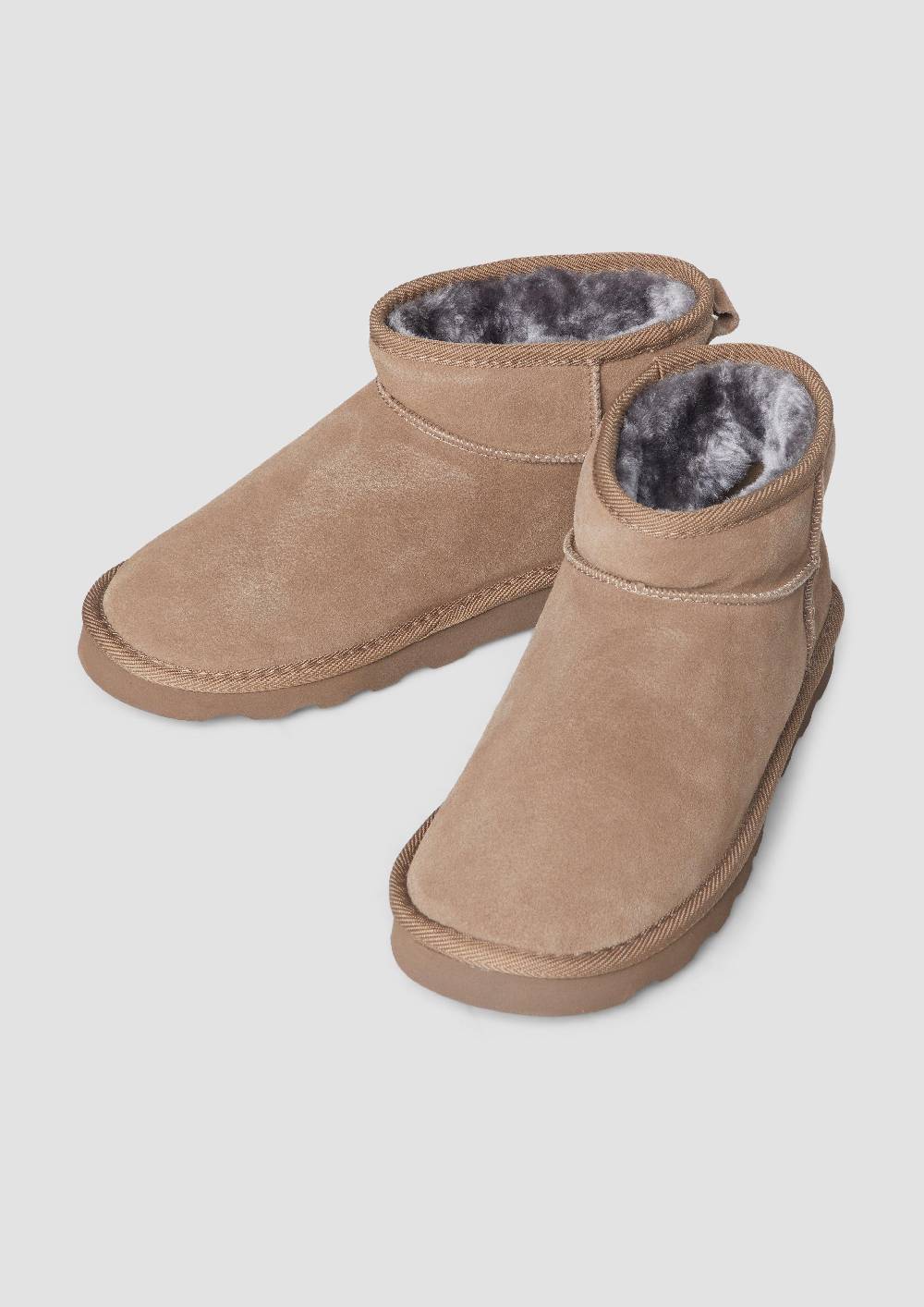 s.Oliver Flache Stiefel aus Leder 50% Rabatt für begrenzte Zeit
