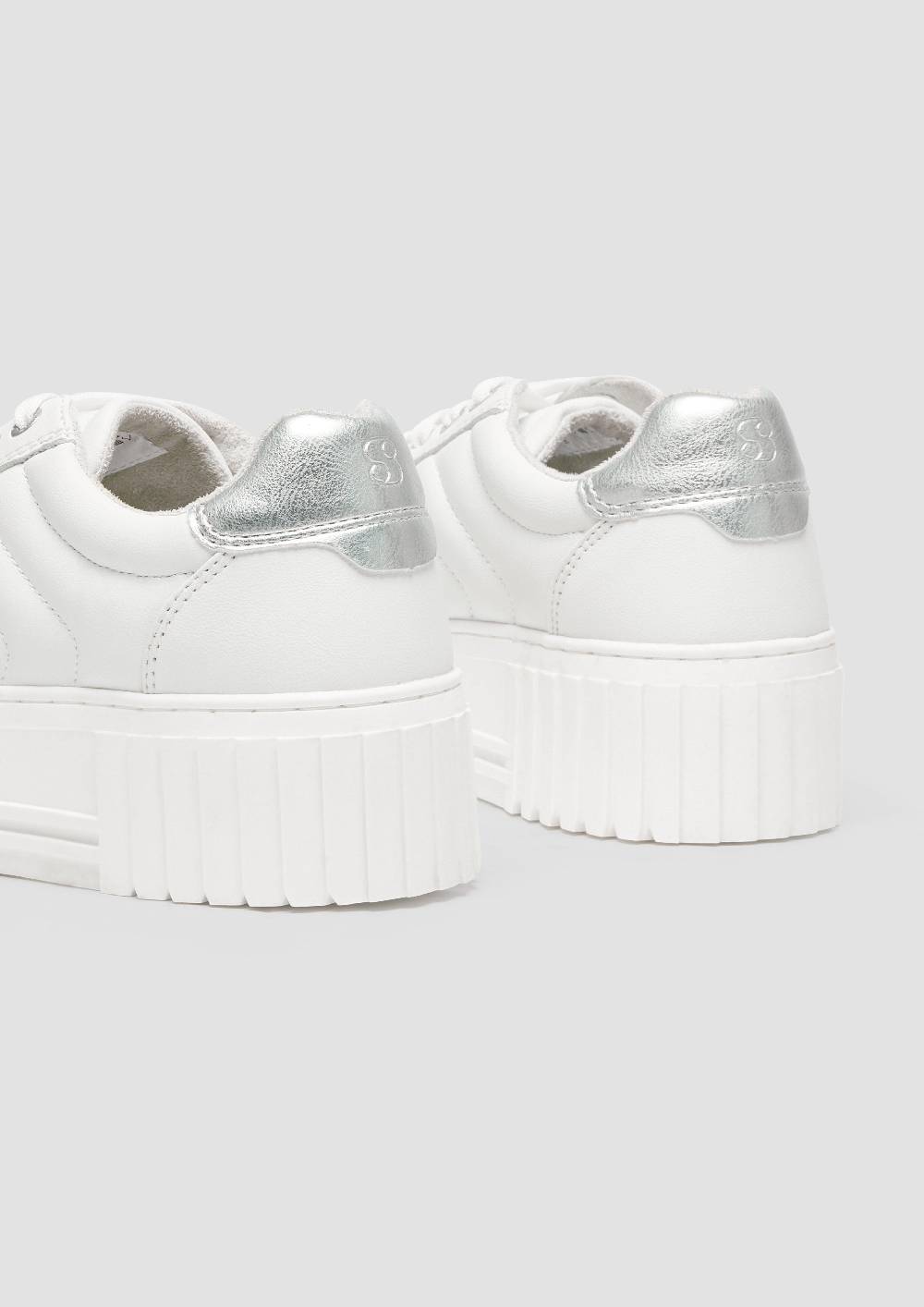 s.Oliver Plateausneaker mit Kontrastsohle Hotsell