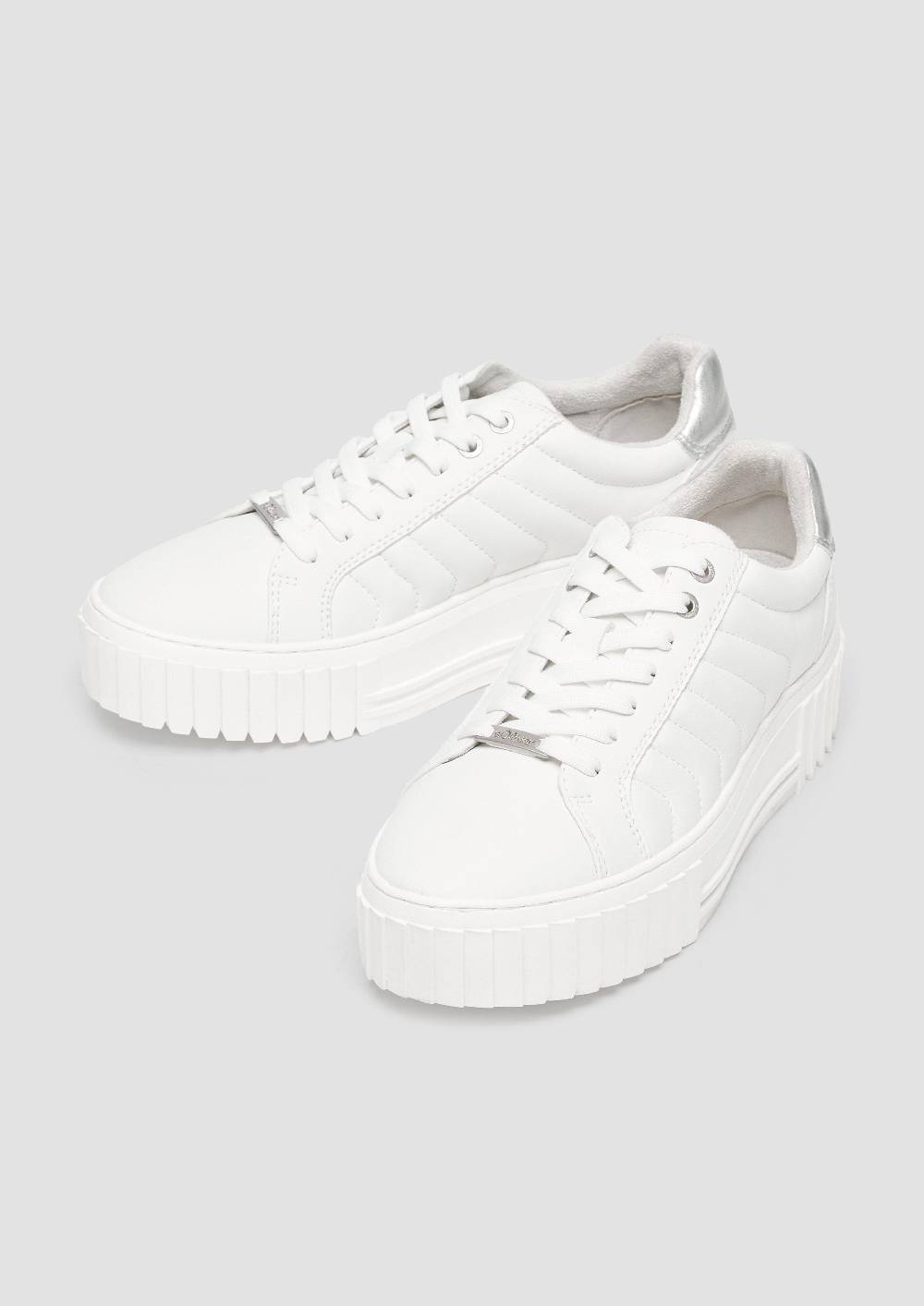 s.Oliver Plateausneaker mit Kontrastsohle Hotsell