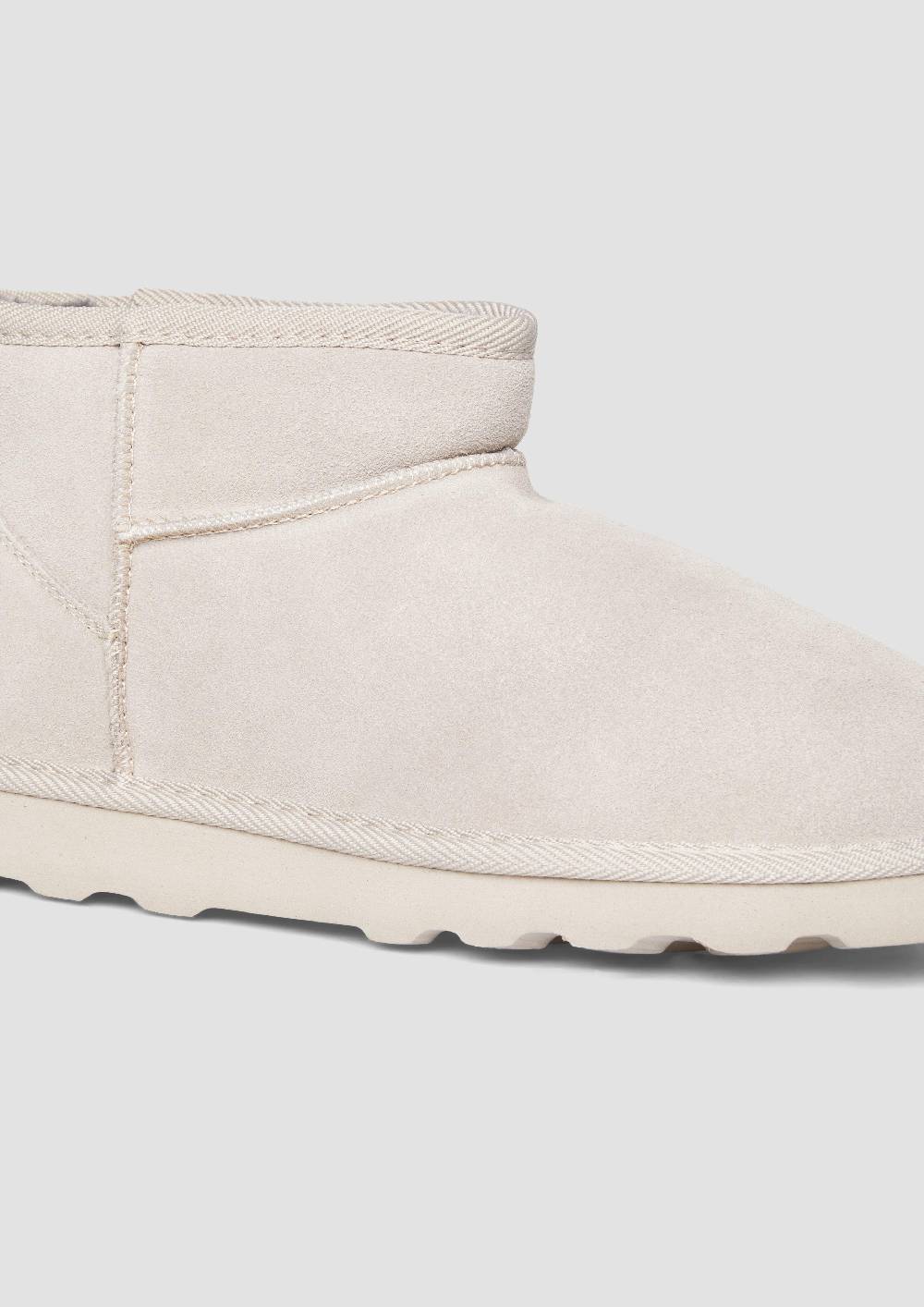 s.Oliver Flache Stiefel aus Leder Top Angebot