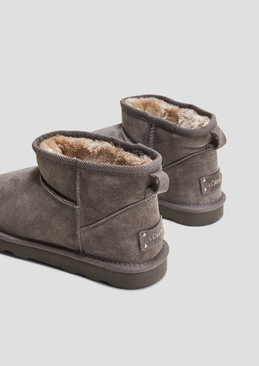 s.Oliver Flache Stiefel aus Leder Speichern exportieren