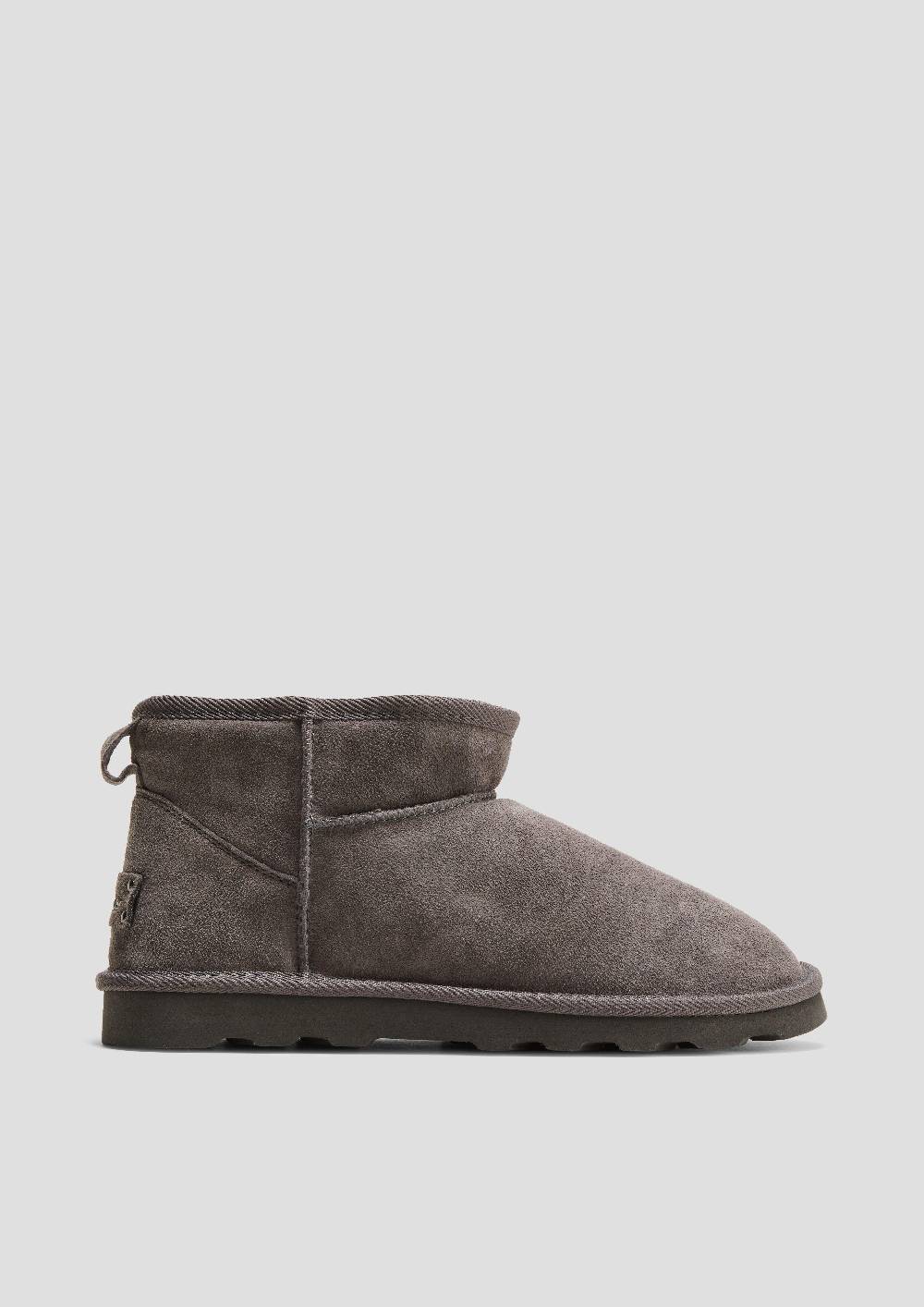 s.Oliver Flache Stiefel aus Leder Speichern exportieren