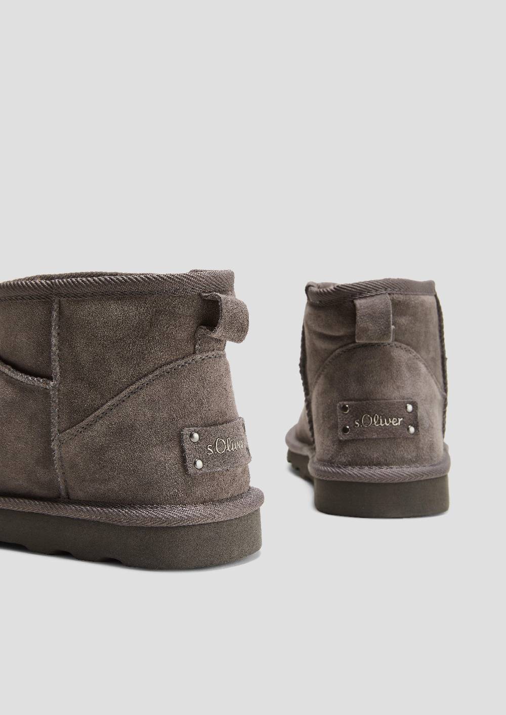 s.Oliver Flache Stiefel aus Leder Speichern exportieren