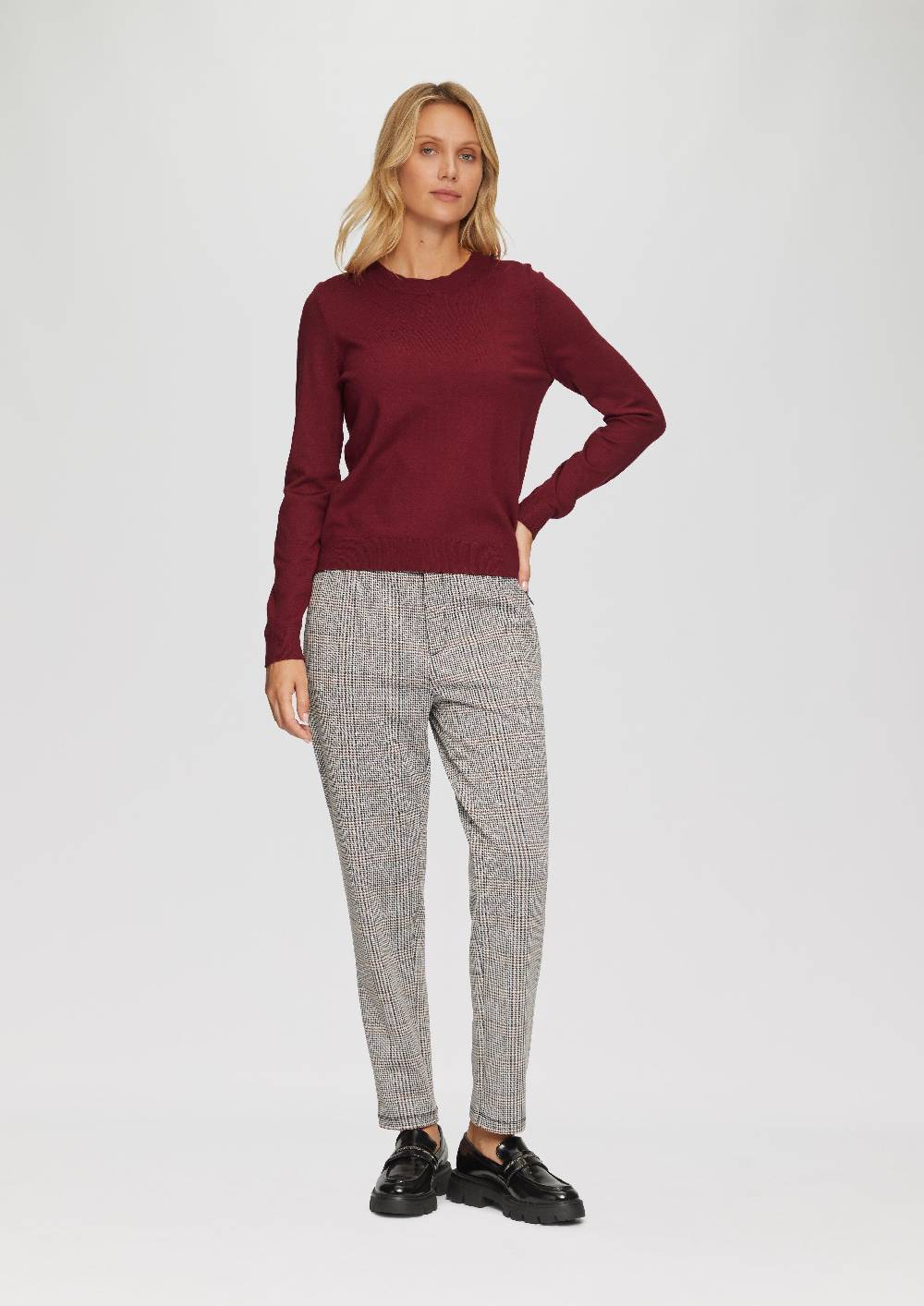 s.Oliver Weicher Pullover mit Rundhalsausschnitt aus Viskosemix im Angebot