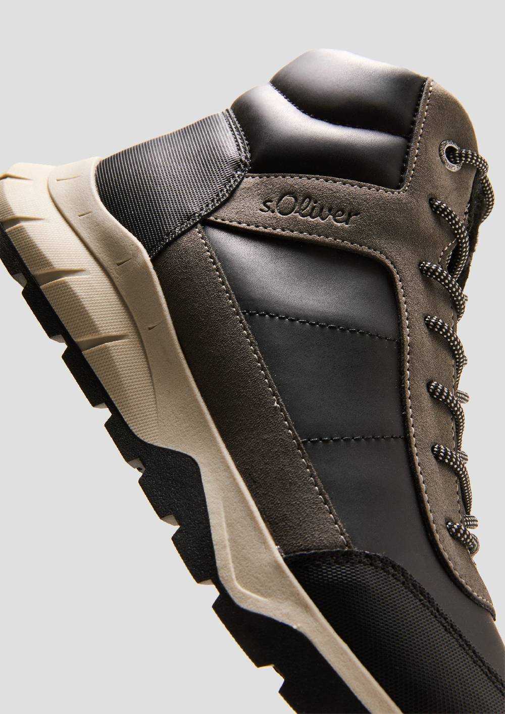 s.Oliver Stiefel in Sneaker-Optik Im Verkauf