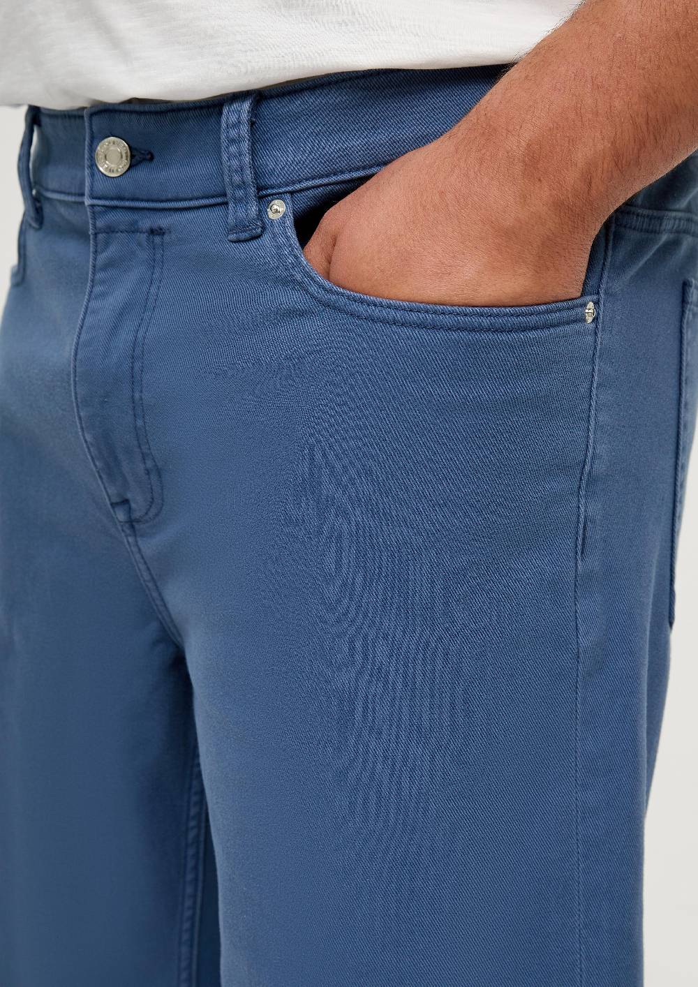 s.Oliver Jeans-Bermuda Casby / Relaxed Fit / Mid Rise / Straight Leg im Angebot