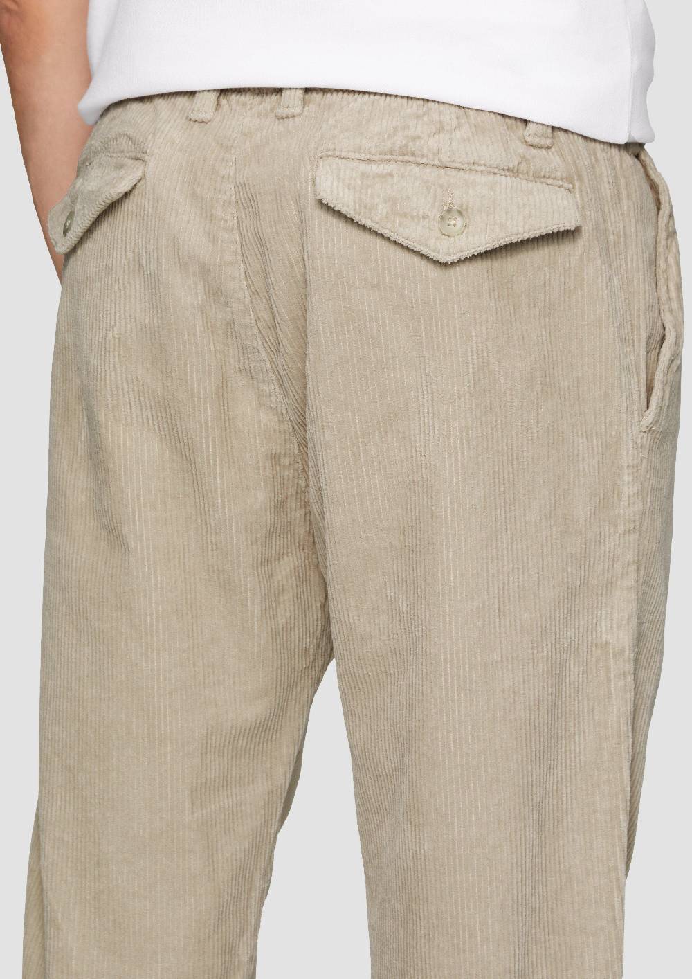 s.Oliver Cord-Chino aus Baumwollstretch mit Bundfalten Kostenloser Versand international