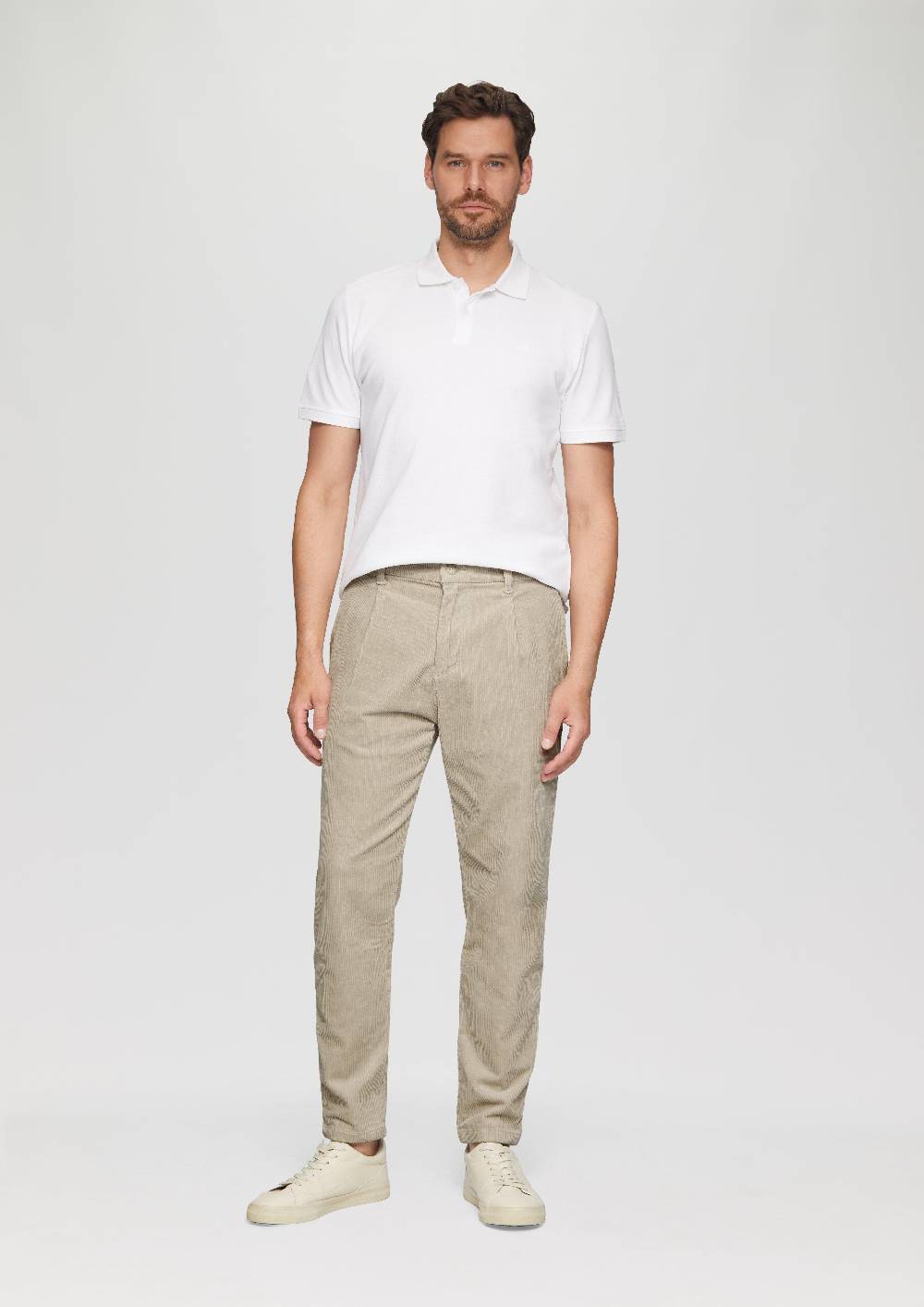 s.Oliver Cord-Chino aus Baumwollstretch mit Bundfalten Kostenloser Versand international