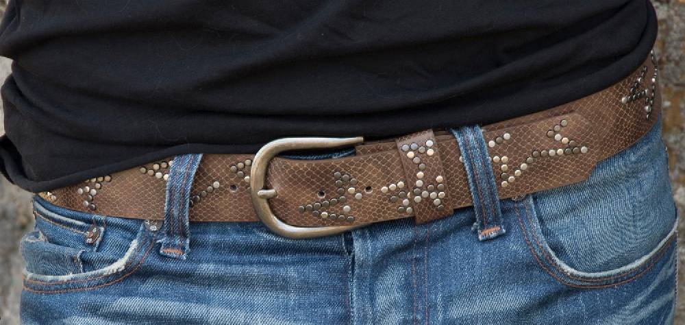 Stylebreaker Gürtel mit Nieten in Sternform Kostenloser Versand international