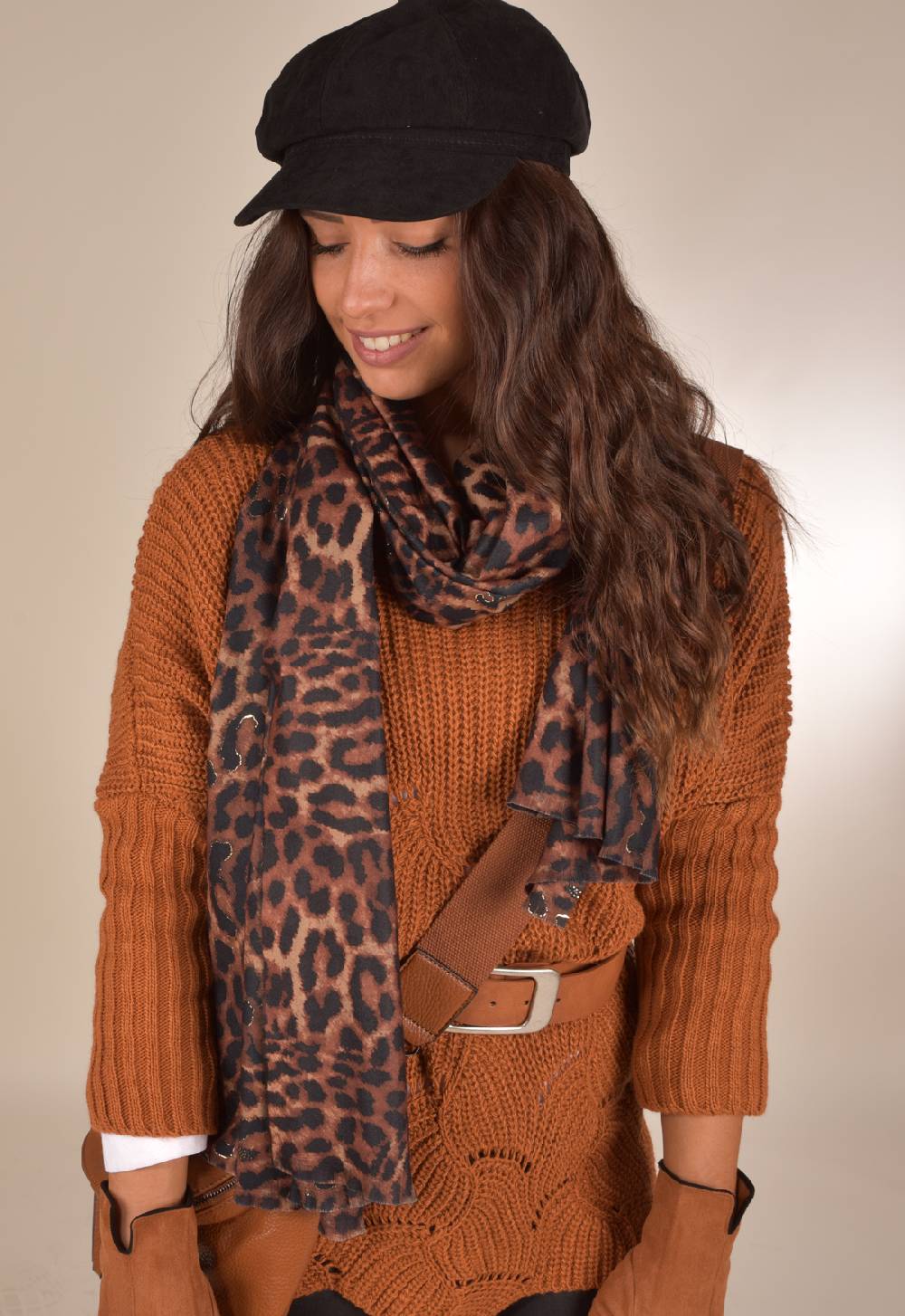 Stylebreaker Schal Leoparden Muster Metallic Details im Angebot