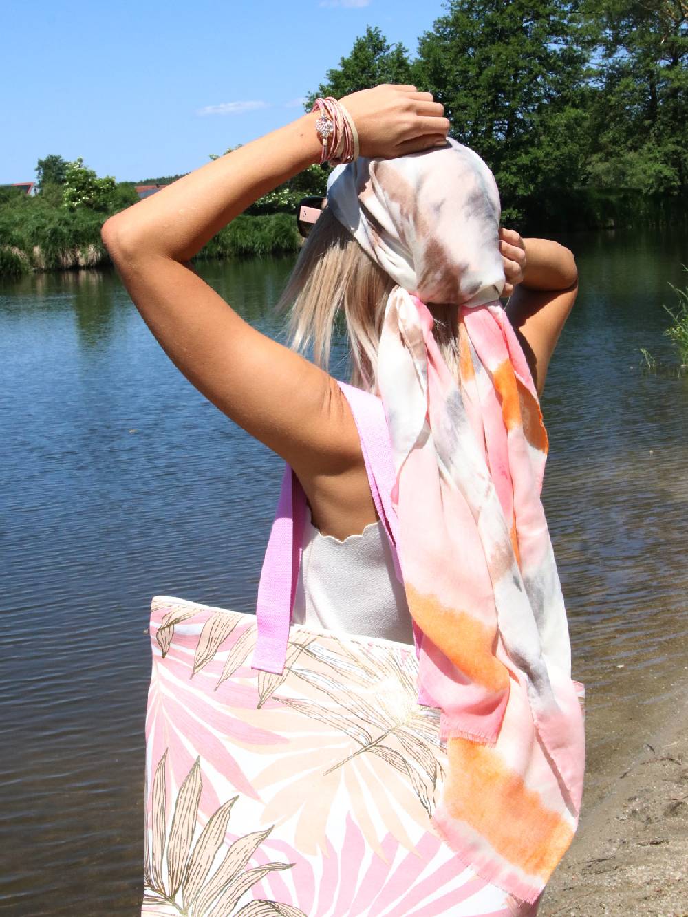 Stylebreaker Schal mit Batik Streifen Muster Preisnachlass