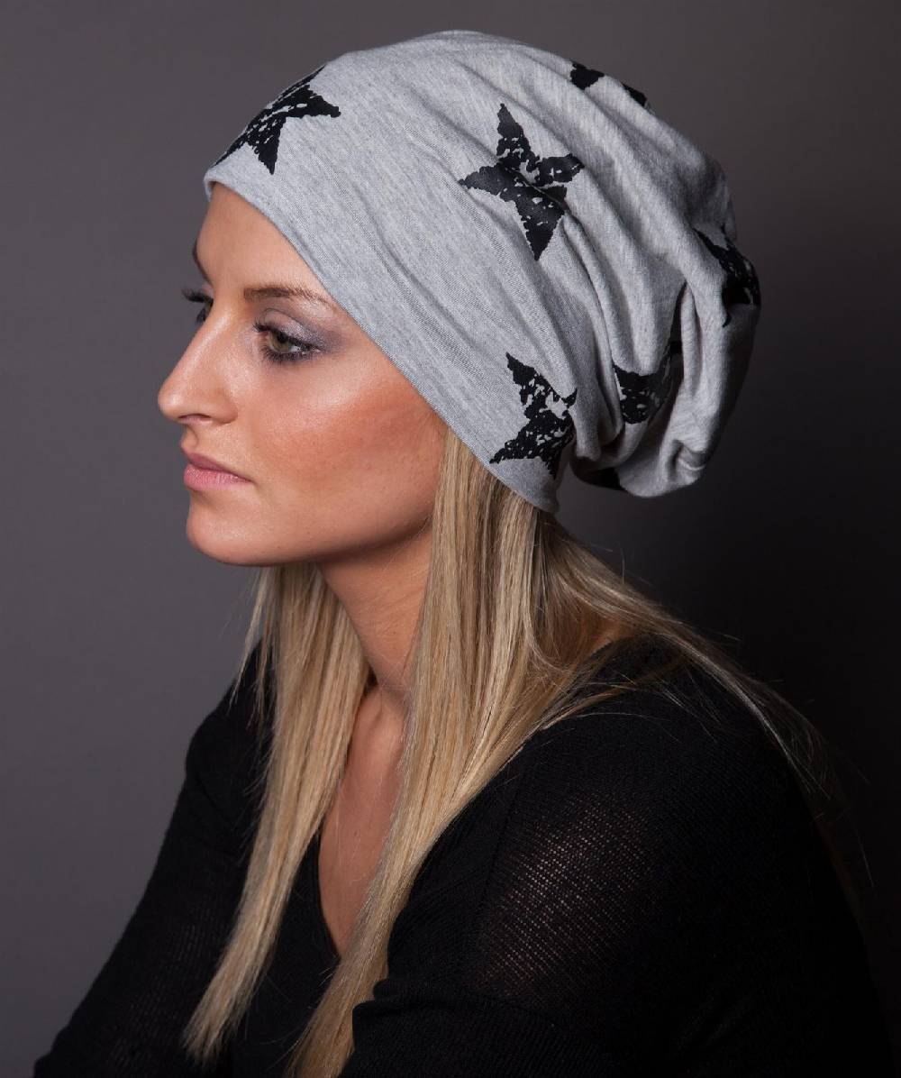 Stylebreaker Beanie mit Sterne Print im Destroyed Look Letzter Tag