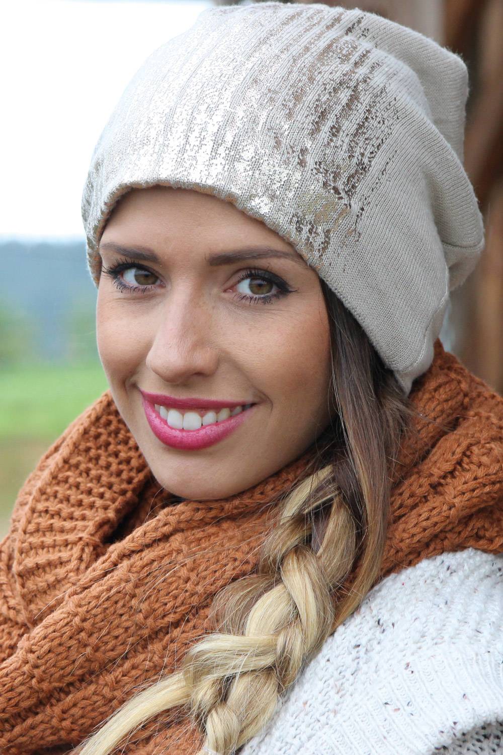 Stylebreaker Feinstrick Beanie mit Metallic Print Neueste Mode