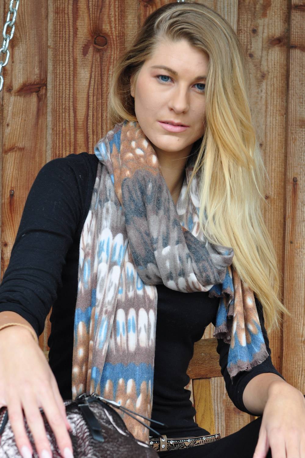 Stylebreaker Schal mit Schuppen Muster Begrenzte Freigabe