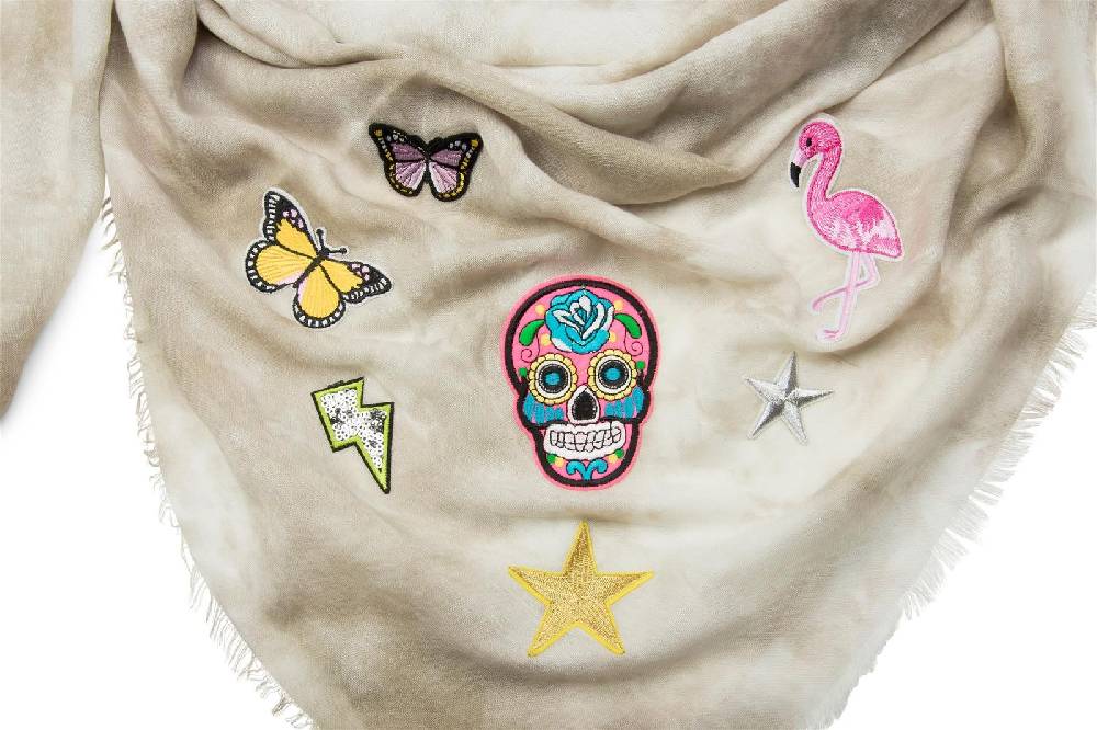 Stylebreaker Vierecktuch mit Patches Kostenloser Versand international