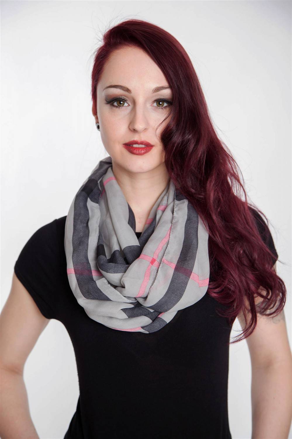 Stylebreaker Seidiger Loop mit Karo Muster Sonderangebote