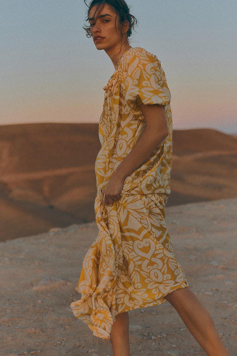H&M Kleid mit Kordelzugdetail Letzte 3 Tage