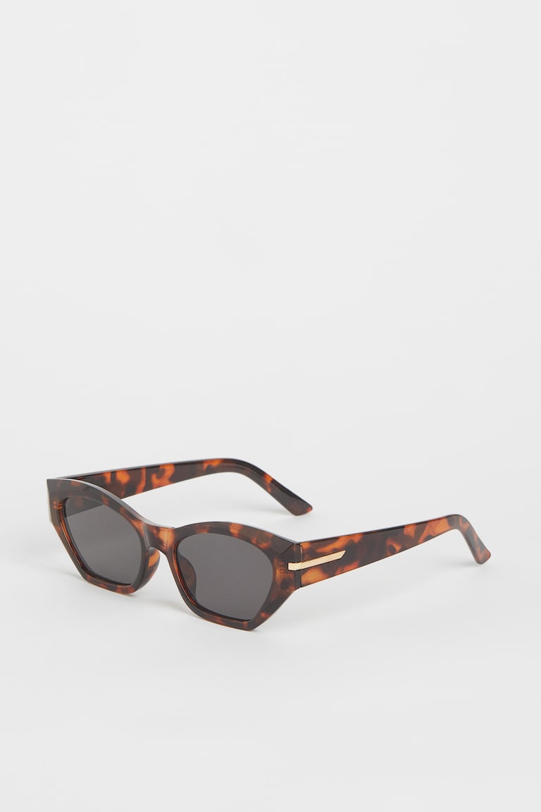 H&M Cat-Eye-Sonnenbrille 50% Rabatt für begrenzte Zeit