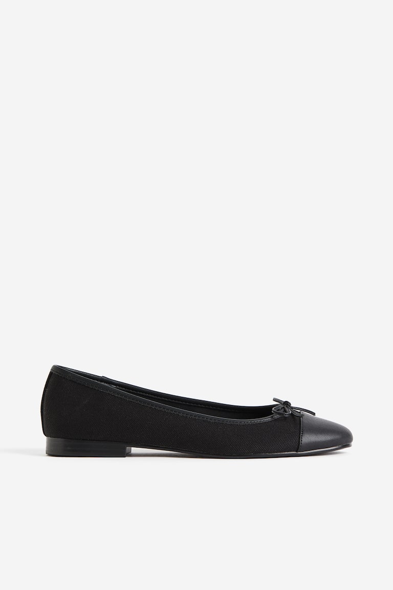 H&M Ballerinas Discount Store für neue Produkte