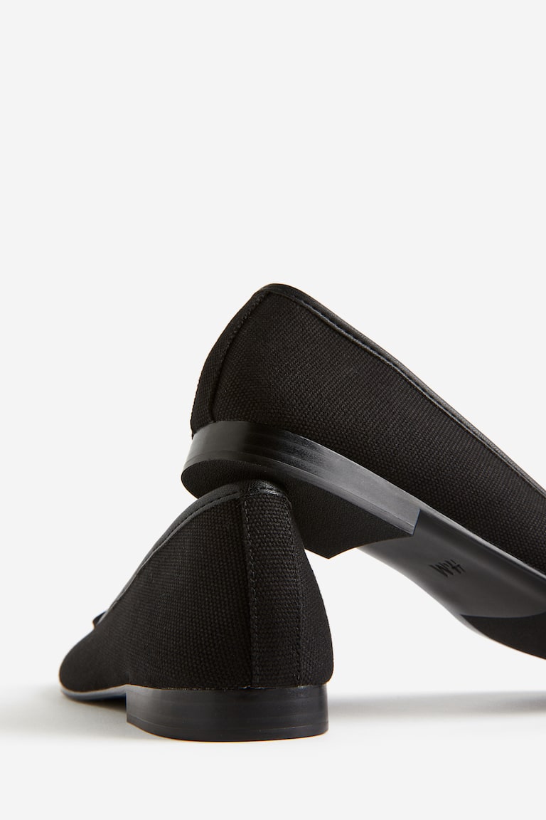 H&M Ballerinas Discount Store für neue Produkte