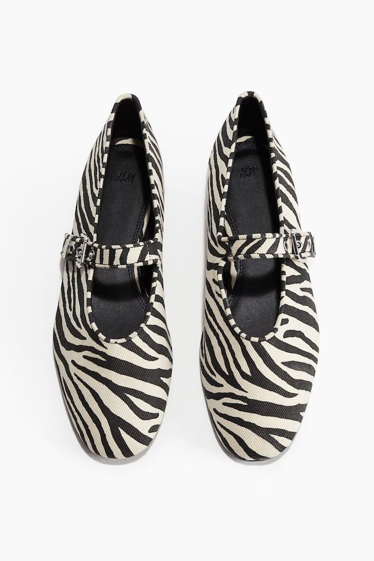 H&M Mary-Janes Fabrikladen