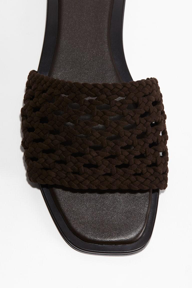 H&M Sandalen mit Flechtriemen Rabatte dieses Monats