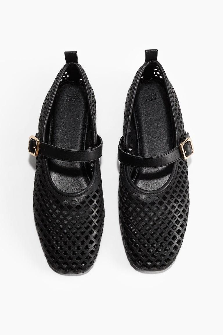 H&M Perforierte Ballerinas im Mary-Jane-Stil Sonderangebot