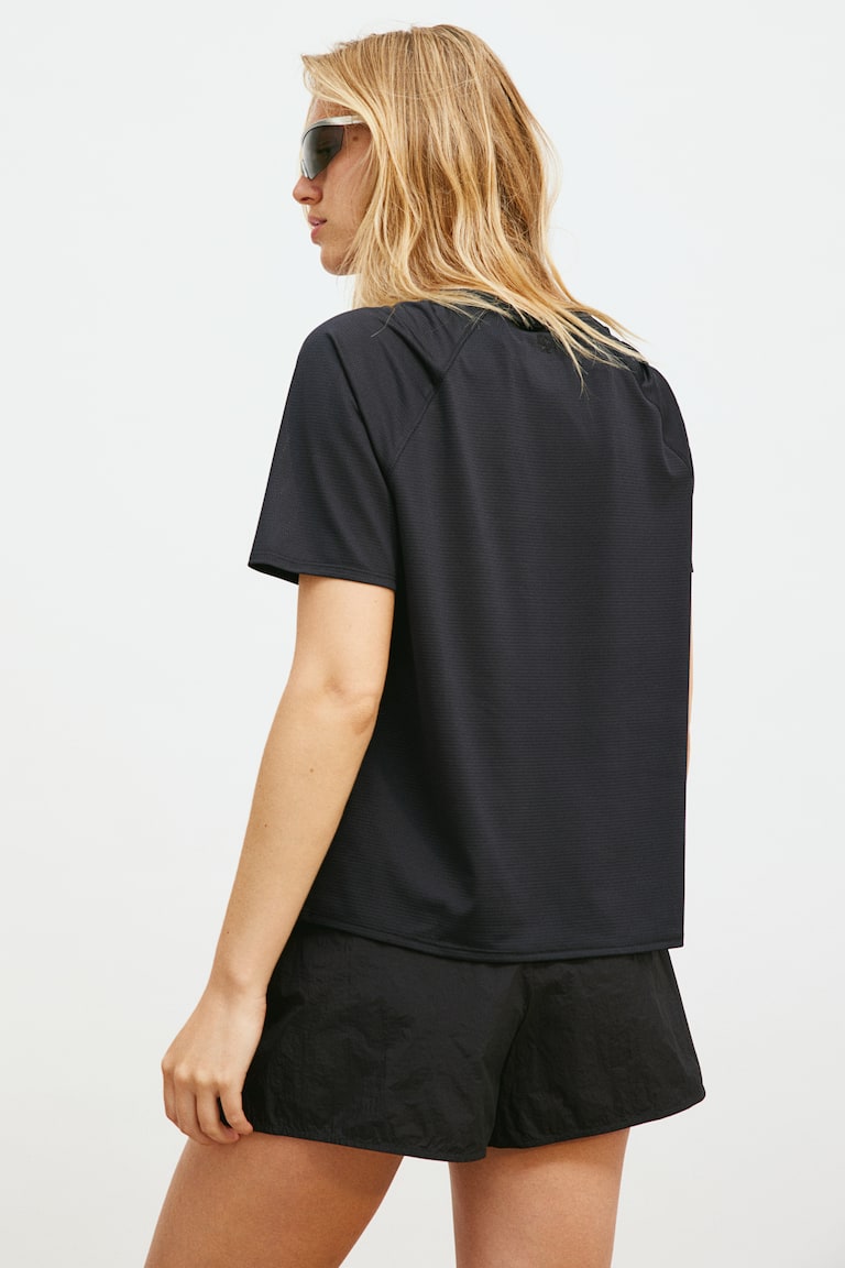 H&M Sportshirt mit DryMove™ Valentinstagsangebot