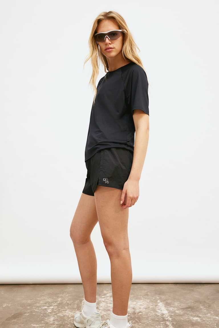 H&M Sportshirt mit DryMove™ Valentinstagsangebot