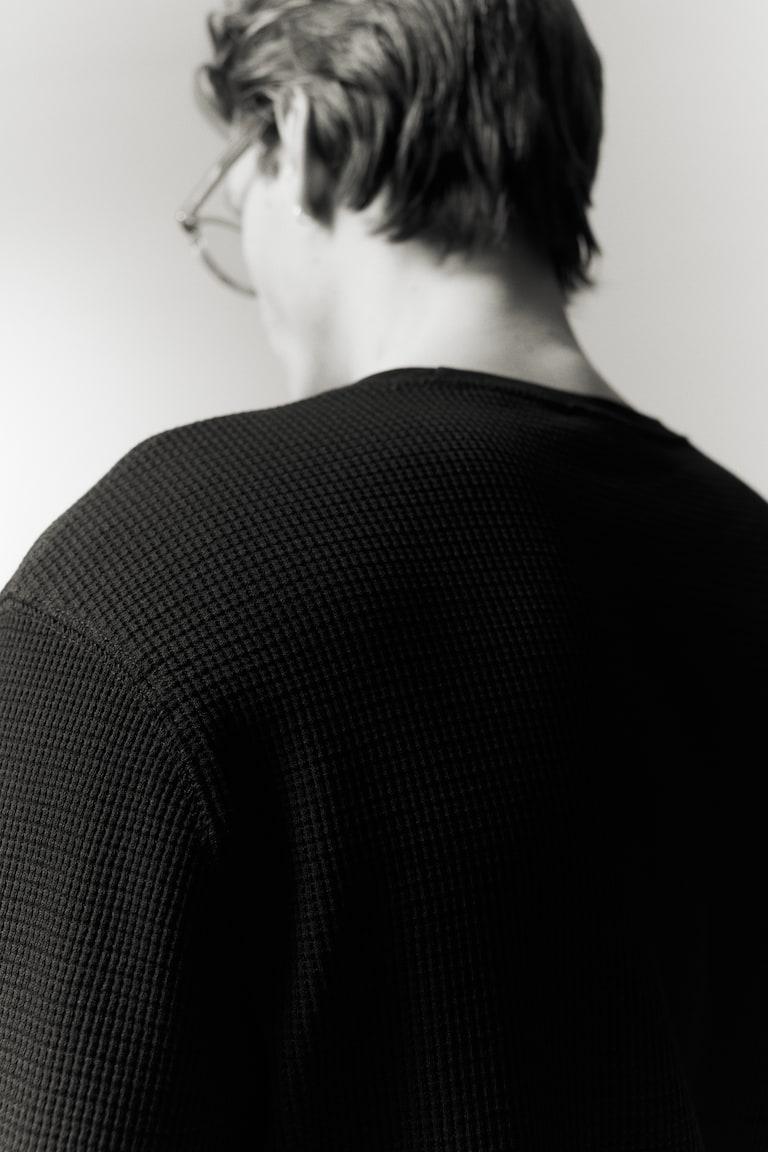 H&M Shirt aus Waffeljersey in Slim Fit Blitzverkäufe