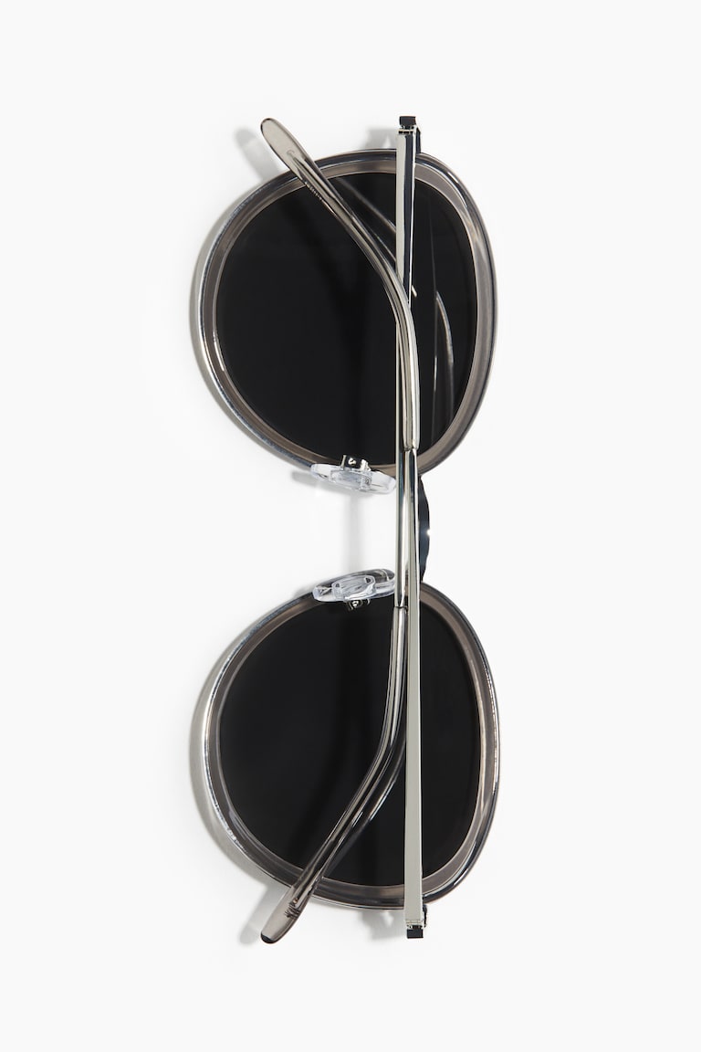 H&M Polarisierende Sonnenbrille 50% Rabatt mit kostenlosem Versand