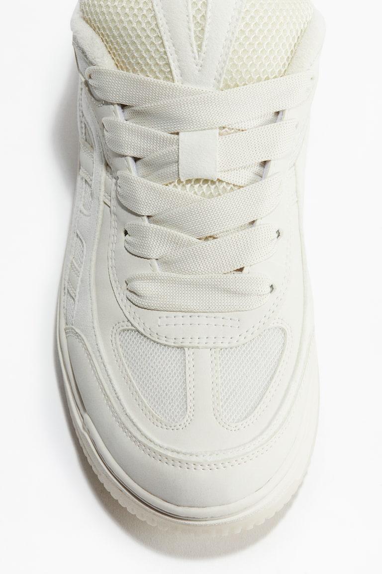 H&M Sneaker Flash Sale