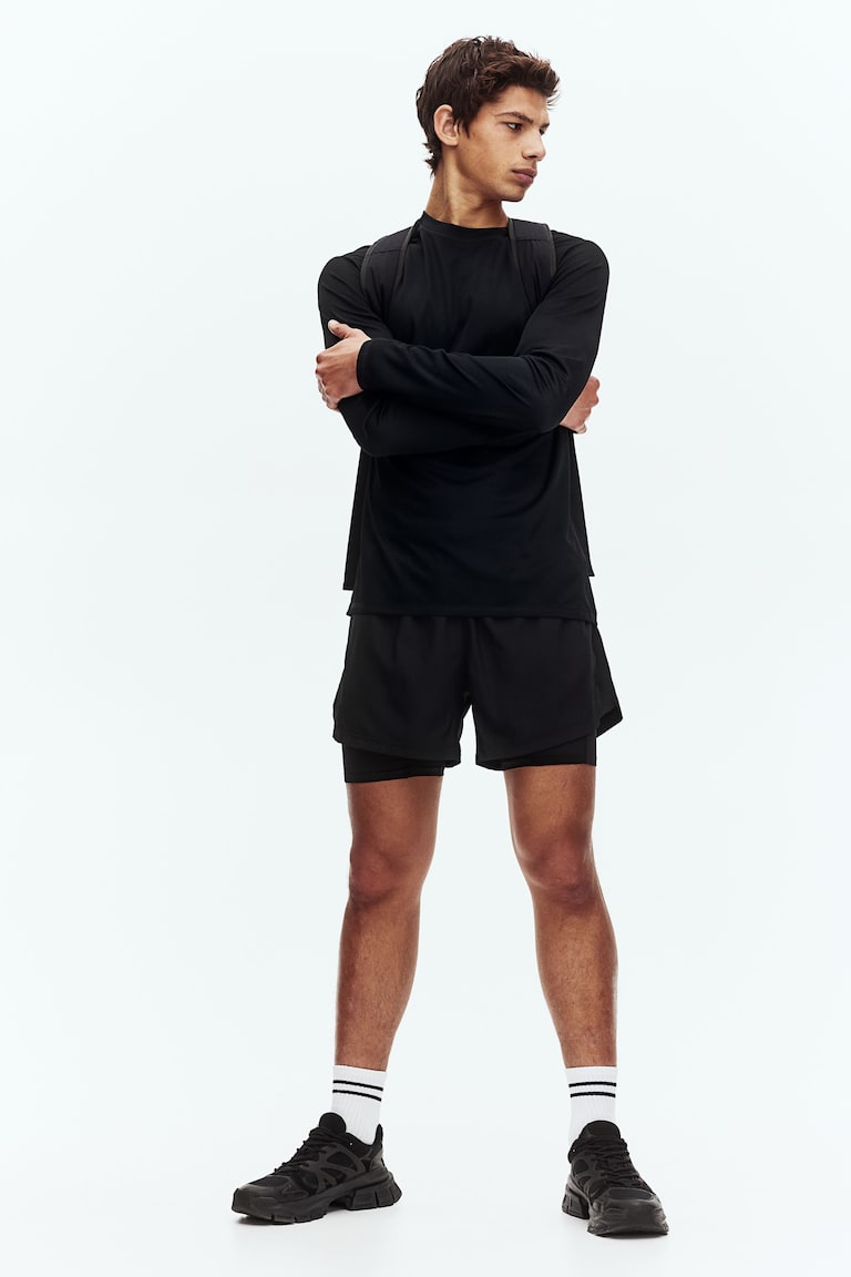 H&M Doppellagige Sportshorts mit DryMove™ Tiefpreis
