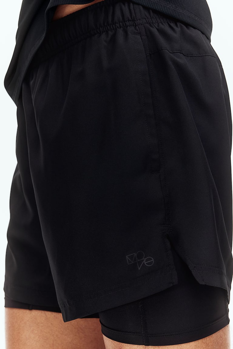 H&M Doppellagige Sportshorts mit DryMove™ Tiefpreis