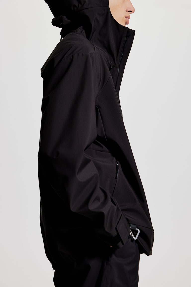 H&M Wasserabweisende Softshelljacke in Regular Fit Nur noch ein Tag übrig