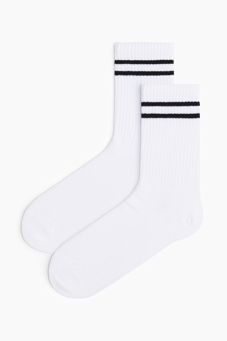 H&M 5er-Pack Sportsocken mit DryMove™ 50% Rabatt mit kostenlosem Versand