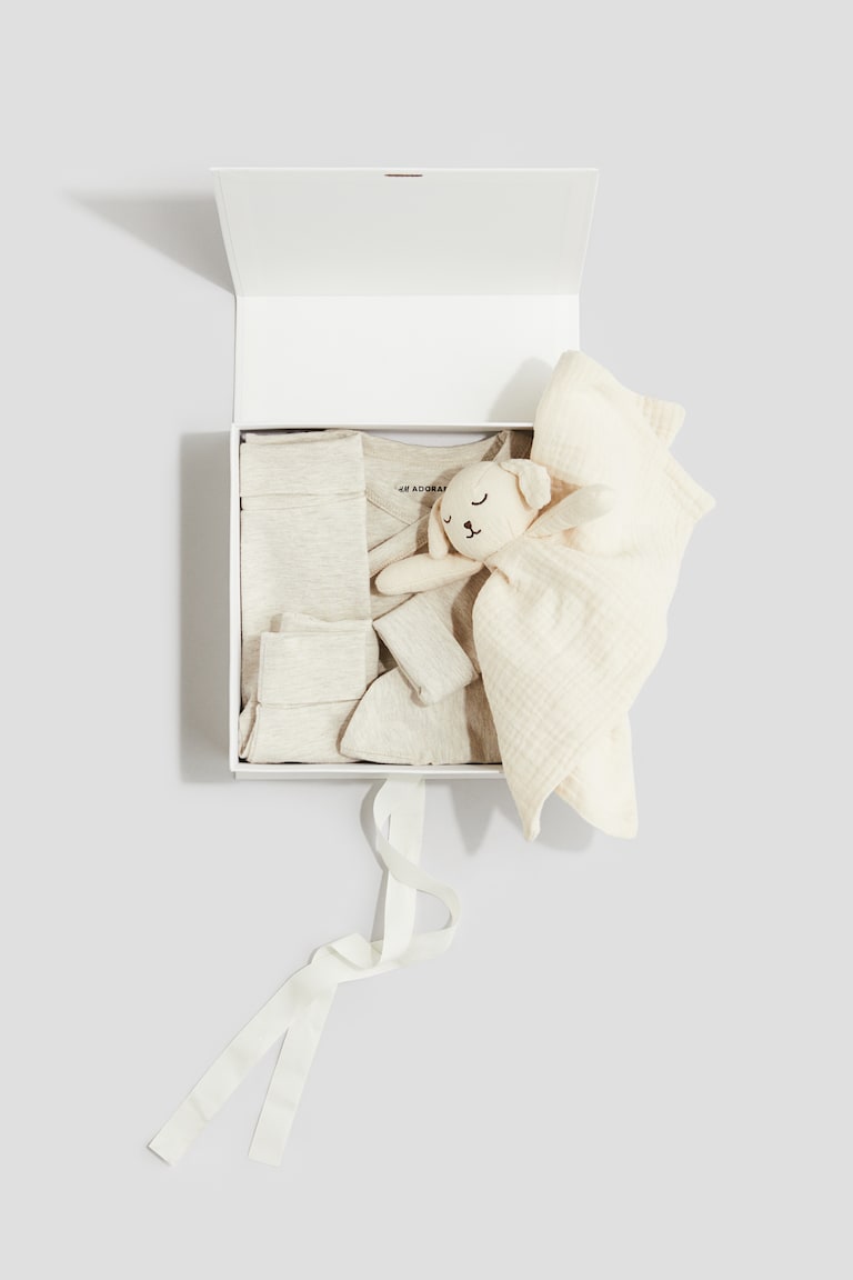 H&M Geschenkbox mit vier Teilen aus Baumwolle Zeitbegrenzte Promotion